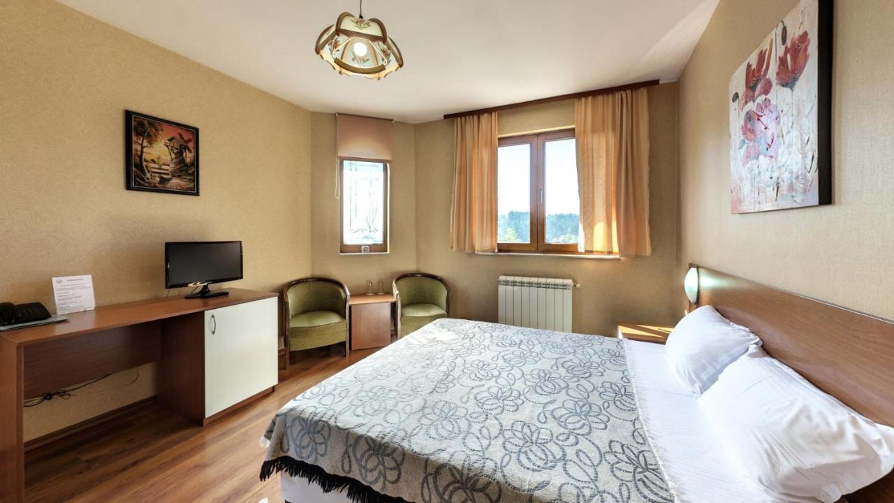 Family Hotel Emaly 1 バンキャ エクステリア 写真