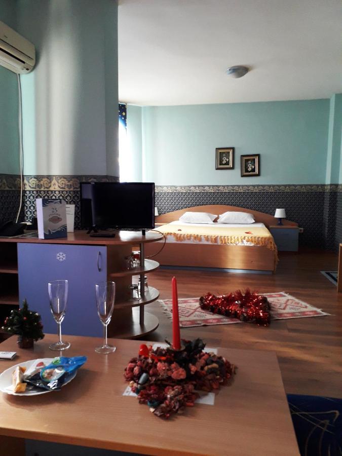Family Hotel Emaly 1 バンキャ エクステリア 写真