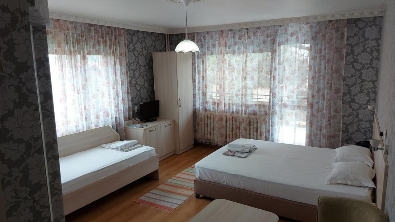 Family Hotel Emaly 1 バンキャ エクステリア 写真