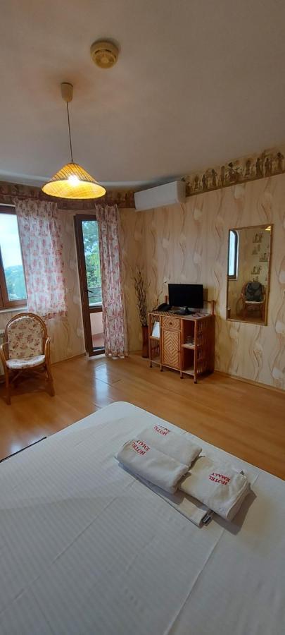 Family Hotel Emaly 1 バンキャ エクステリア 写真