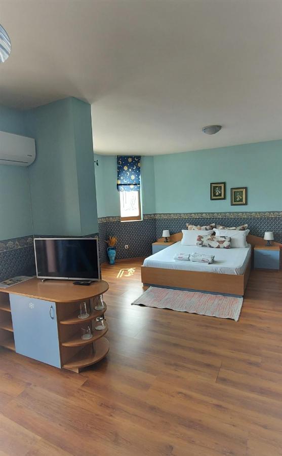 Family Hotel Emaly 1 バンキャ エクステリア 写真