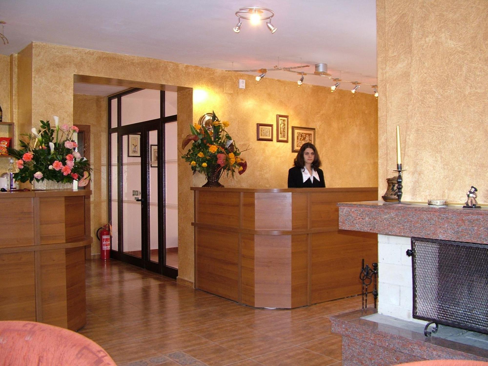 Family Hotel Emaly 1 バンキャ エクステリア 写真