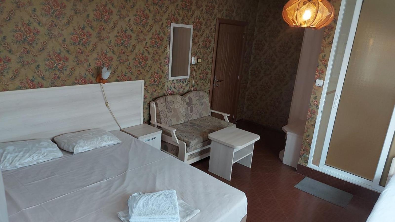 Family Hotel Emaly 1 バンキャ エクステリア 写真